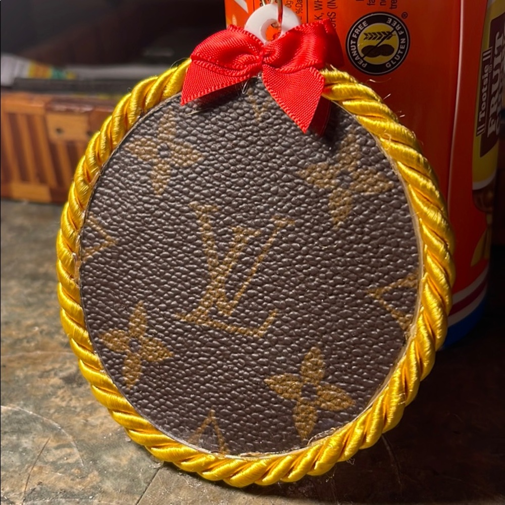 ❤️Make Me An Offer❤️Authentic LV Material